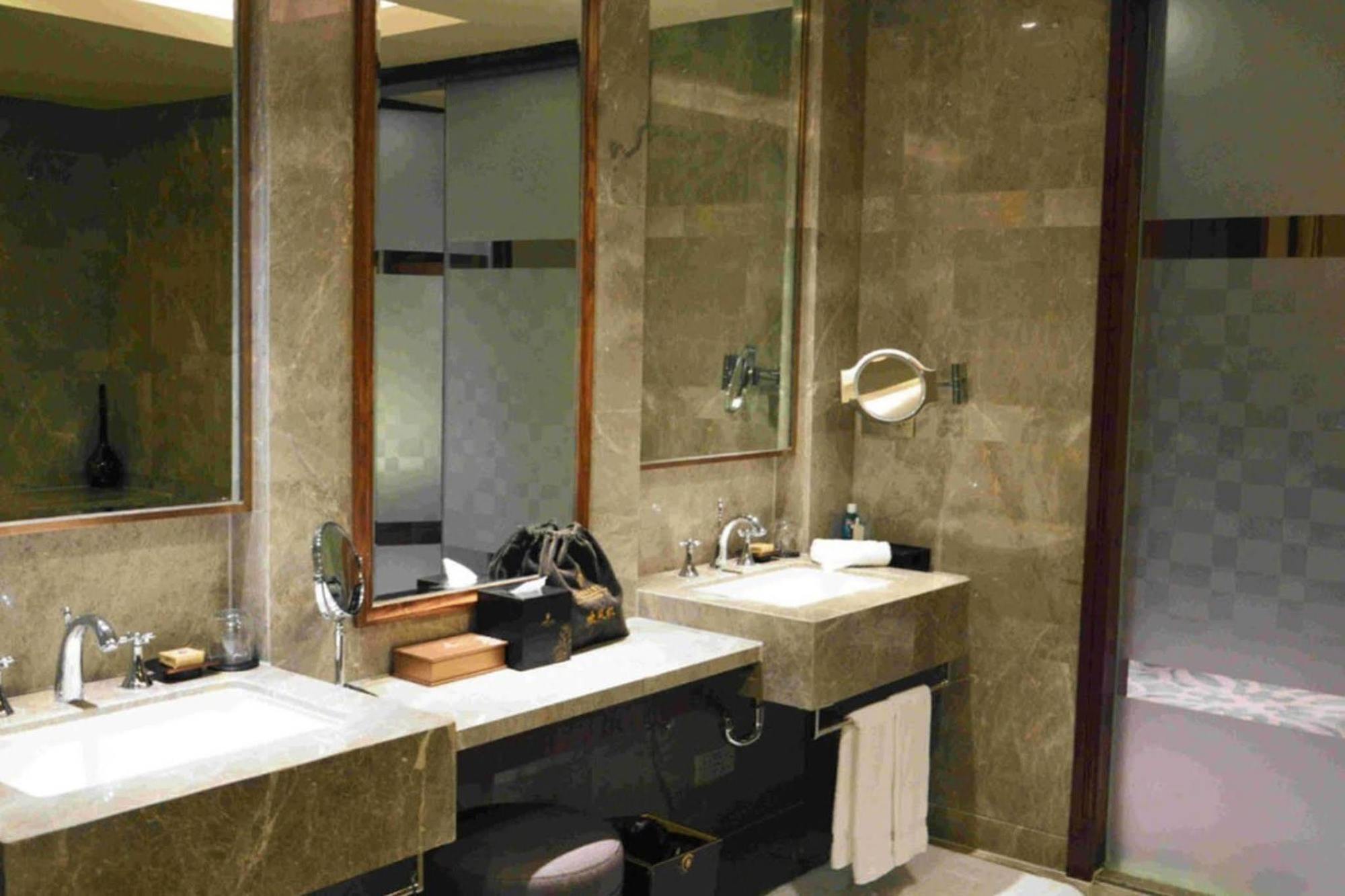 Luxury Blue Horizon Hotel Dongying Bagian luar foto